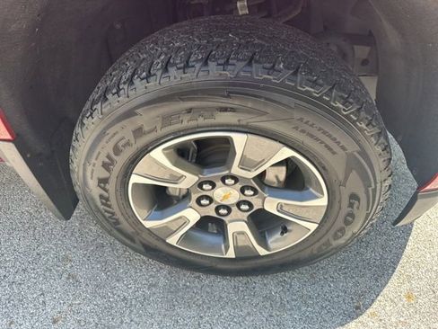 Used 2016 Chevrolet Colorado Z71 AWD/4WD image 12