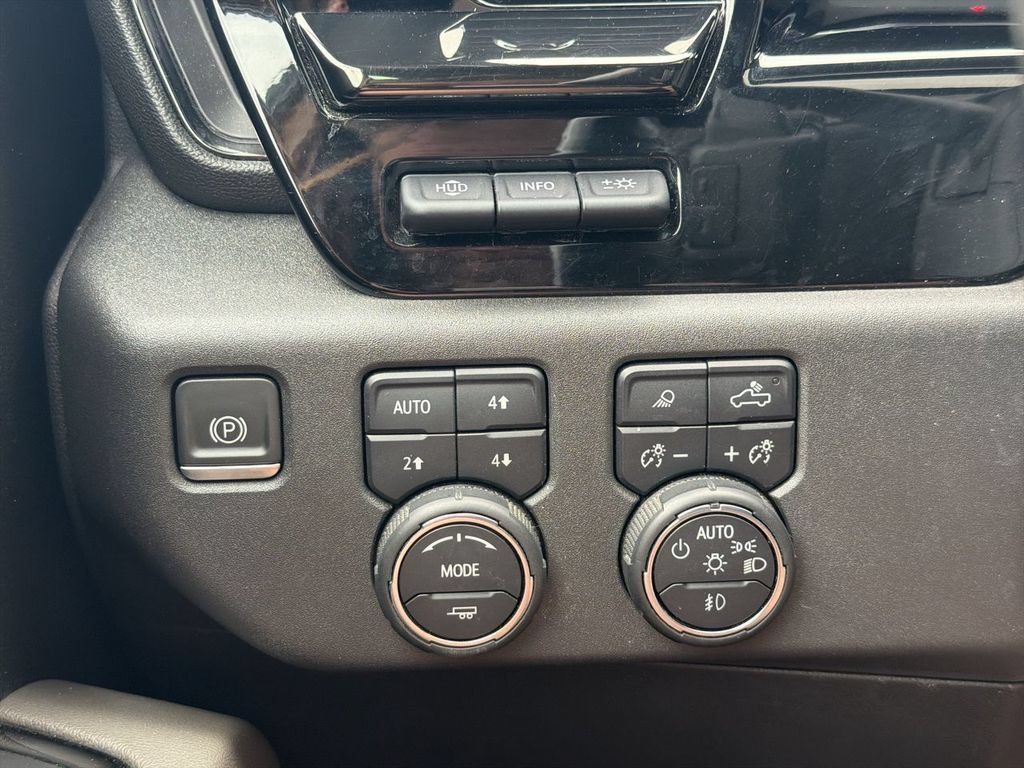 Used 2022 Chevrolet Silverado 1500 ZR2 w/ Technology Package AWD/4WD image 18