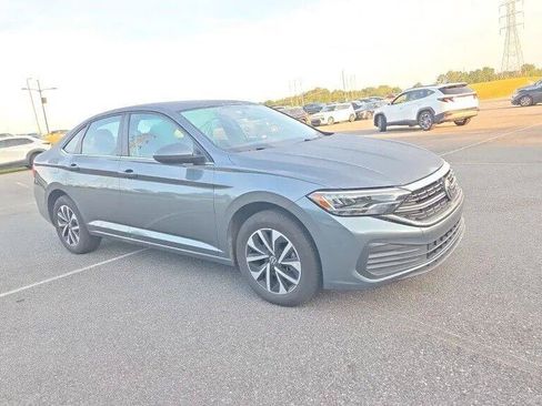 Used 2022 Volkswagen Jetta S FWD image 2