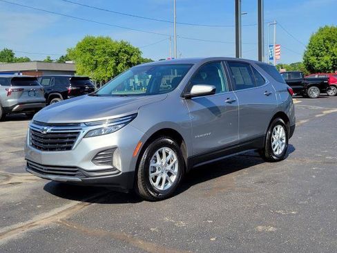 Used 2024 Chevrolet Equinox LT w/ LPO, Floor Liner Package FWD image 4