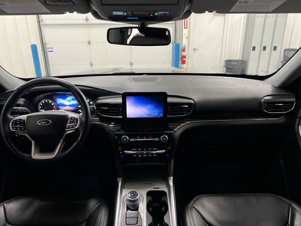 Used 2022 Ford Explorer Limited w/ Equipment Group 301A AWD/4WD image 10