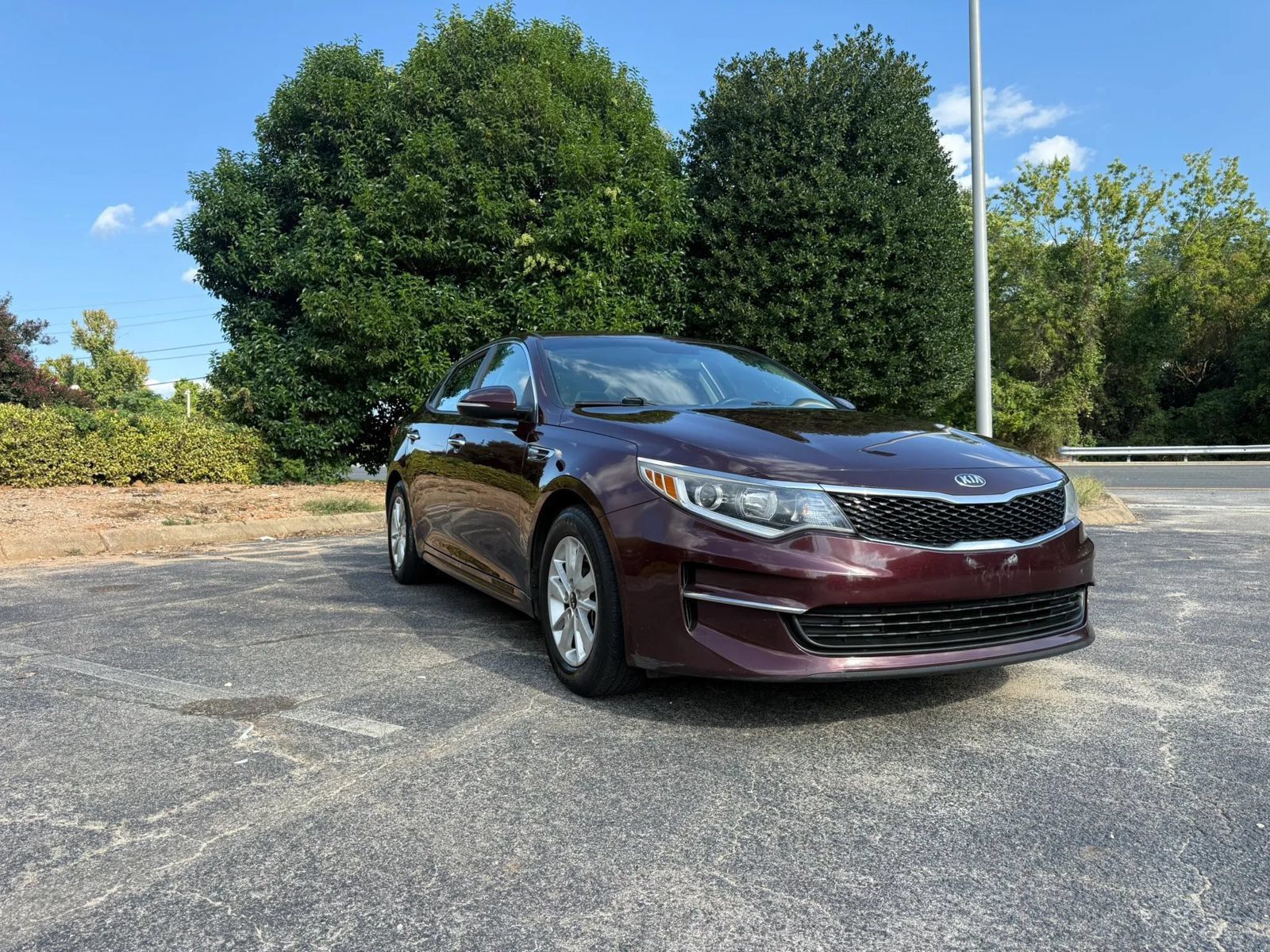 Used 2016 Kia Optima LX FWD image 1