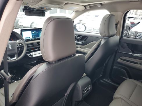 New 2026 Lincoln Corsair Premiere image 26