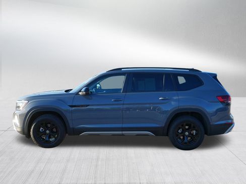 Used 2024 Volkswagen Atlas Peak Edition SEL image 4