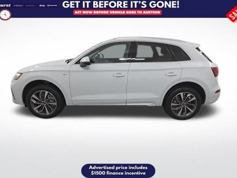 Used 2024 Audi Q5 2.0T Premium w/ Convenience Package image 2