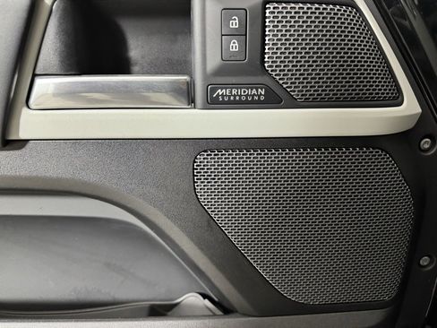 Used 2023 Land Rover Defender 110 X-Dynamic SE image 21