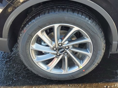 New 2026 Lincoln Corsair Premiere image 5