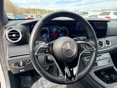 Used 2022 Mercedes-Benz E 350 4MATIC Sedan w/ Driver Assistance Package image 11