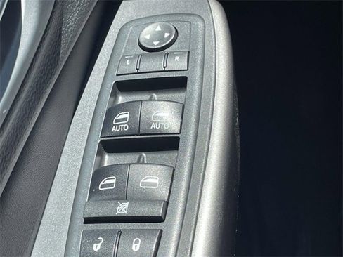 Used 2019 Jeep Cherokee Limited image 26