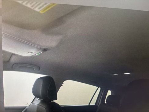 Used 2023 Volkswagen Tiguan SE image 18