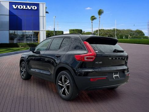 New 2026 Volvo XC40 B5 Core AWD/4WD image 5