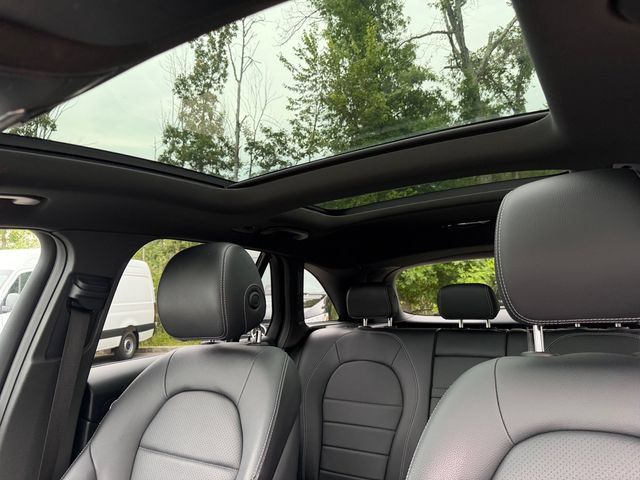 Used 2018 Mercedes-Benz GLC 300 4MATIC image 6