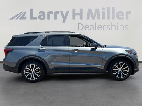 New 2026 Ford Explorer ST-Line RWD image 6