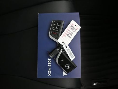 Used 2025 Acura MDX SH-AWD image 13