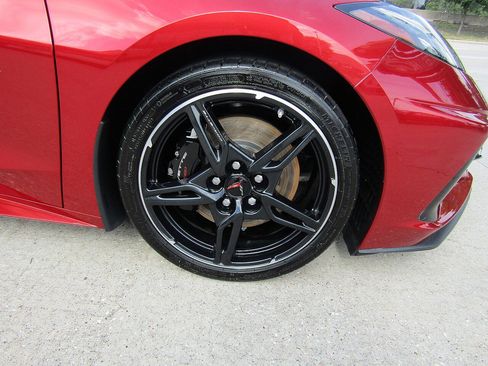 Used 2021 Chevrolet Corvette Stingray Premium Cpe w/ Z51 Performance Package RWD image 22