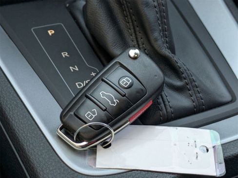 Used 2023 Audi Q3 2.0T Premium w/ Convenience Package image 30