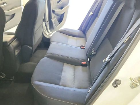 Used 2024 Nissan Sentra SV FWD image 33
