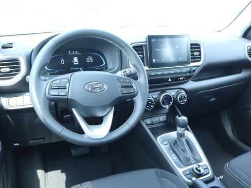 New 2026 Hyundai Venue SEL FWD image 2