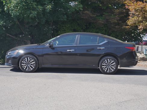 Used 2023 Nissan Altima 2.5 SV w/ SV Premium Package AWD/4WD image 15