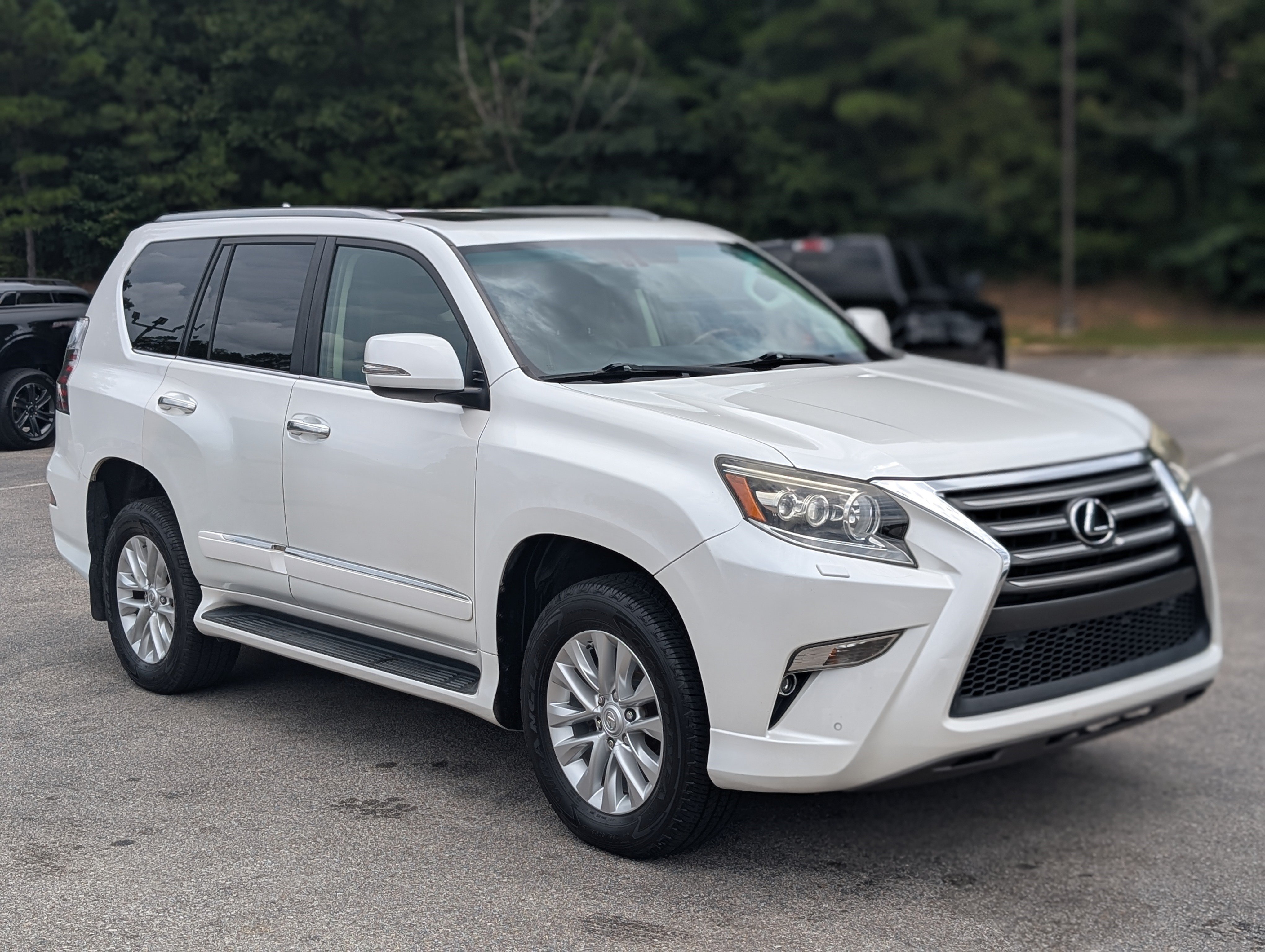 Used 2015 Lexus GX 460 w/ Premium Package AWD/4WD image 11