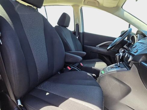 Used 2012 MAZDA MAZDA5 Touring w/ Moonroof & Audio Pkg image 12