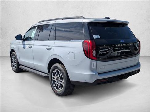 New 2025 Ford Expedition Active image 8