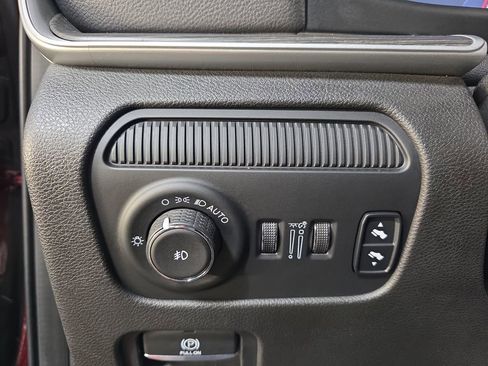 Used 2023 Jeep Wagoneer L Series II AWD/4WD image 28