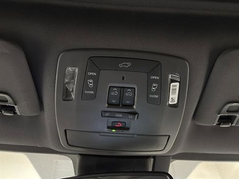 Used 2024 Toyota Sienna Platinum image 14