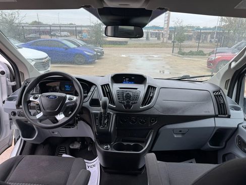Used 2019 Ford Transit 150 XL image 37