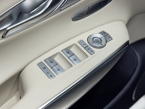 Used 2023 Genesis GV70 2.5T Select w/ Select Package image 12