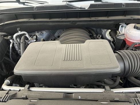 New 2025 Chevrolet Suburban Premier image 31