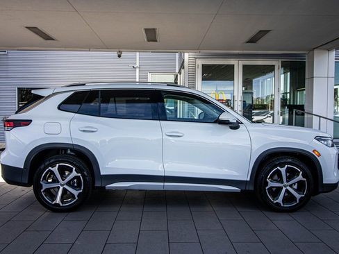 New 2026 Volkswagen Tiguan SE image 19