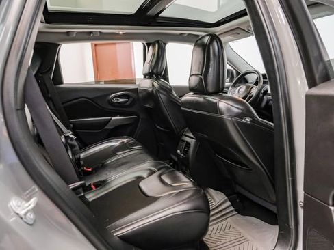 Used 2020 Jeep Cherokee Latitude Plus w/ Comfort/Convenience Group image 31