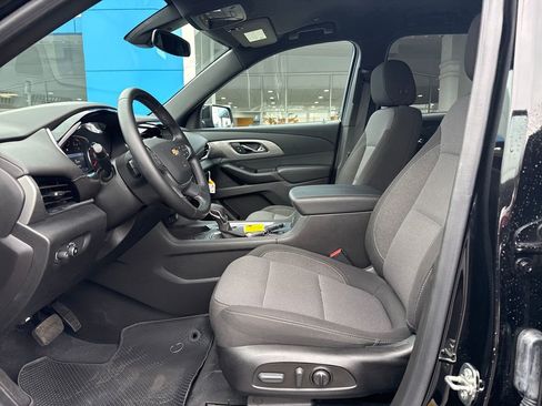 Used 2023 Chevrolet Traverse LT image 9
