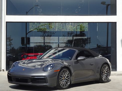 Used 2022 Porsche 911 Carrera w/ Premium Package RWD image 4
