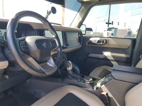 Used 2022 Ford Bronco Wildtrak image 16