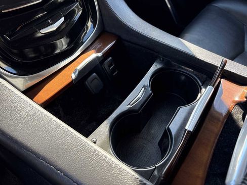 Used 2016 Cadillac Escalade ESV Luxury image 34