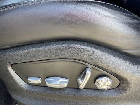 Used 2019 Porsche Cayenne S image 23