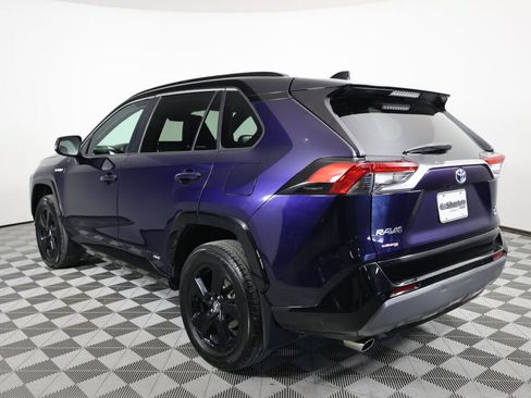 Used 2021 Toyota RAV4 XSE AWD/4WD image 4