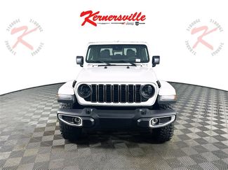 New 2025 Jeep Gladiator Sport video 2