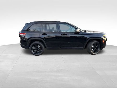 New 2025 Jeep Grand Cherokee Limited w/ Luxury Tech Group II AWD/4WD image 9