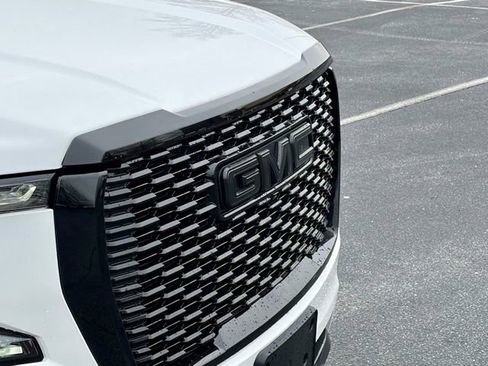 Used 2022 GMC Yukon SLT image 14