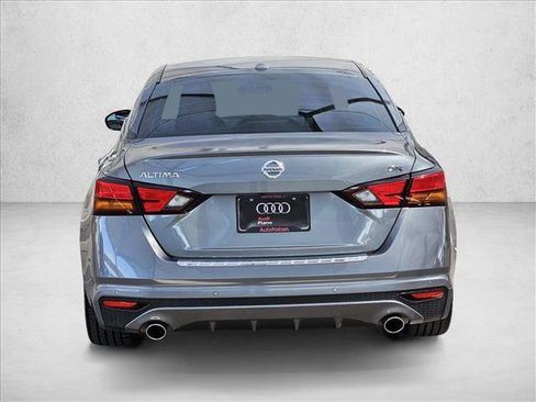 Used 2022 Nissan Altima 2.5 SR FWD image 6
