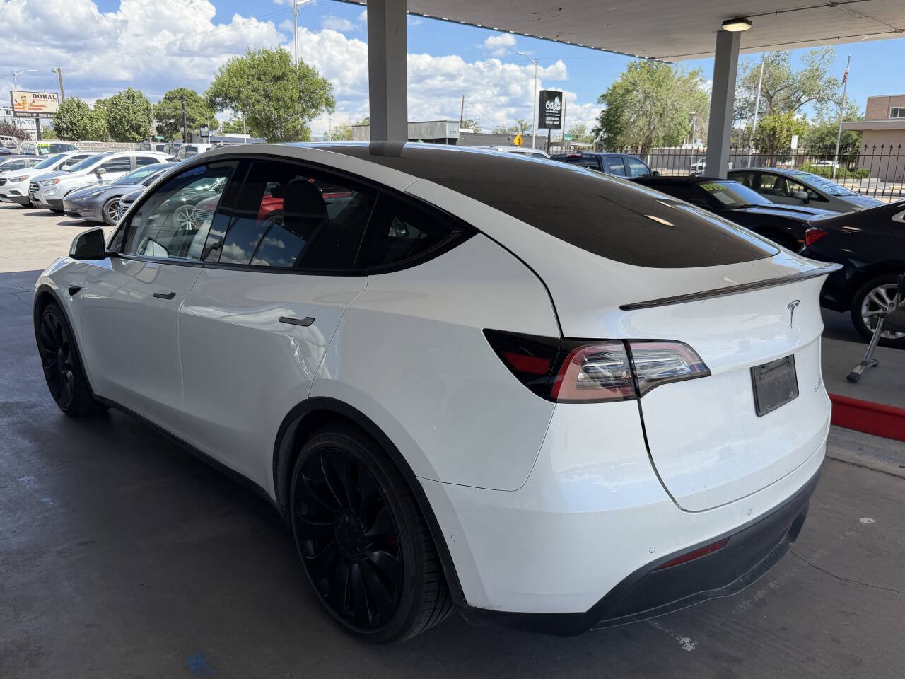 Used 2022 Tesla Model Y Performance AWD/4WD image 6
