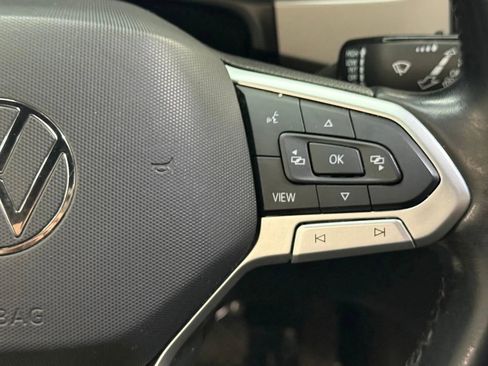 Used 2020 Volkswagen Atlas Cross Sport SE w/ Panoramic Sunroof Package FWD image 28