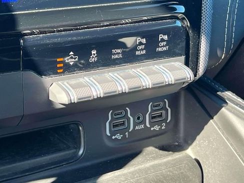 Used 2021 RAM 1500 Limited AWD/4WD image 34