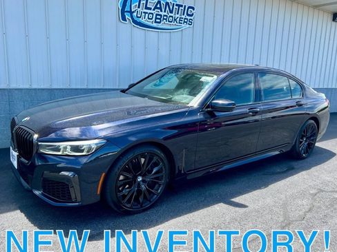 Used 2022 BMW 740i xDrive w/ M Sport Package AWD/4WD image 1
