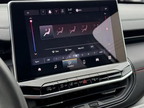 Used 2024 Jeep Compass Trailhawk image 32