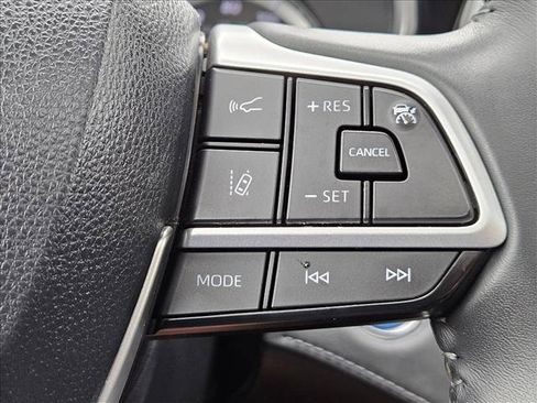 Used 2022 Toyota Highlander XLE AWD/4WD image 24