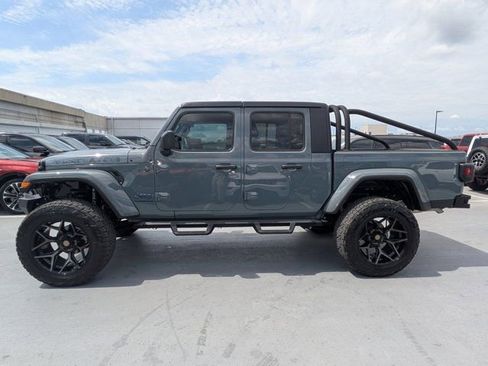Used 2024 Jeep Gladiator Sport AWD/4WD image 6